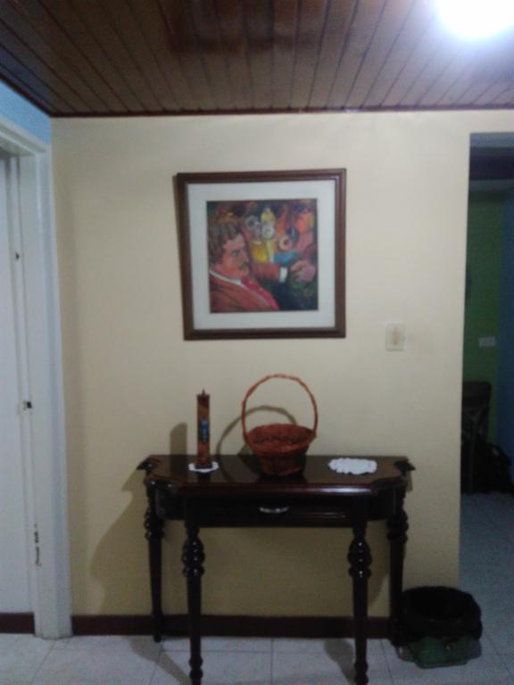 Como En Casa! Restaurante Y Hostal Bogotá Exteriör bild